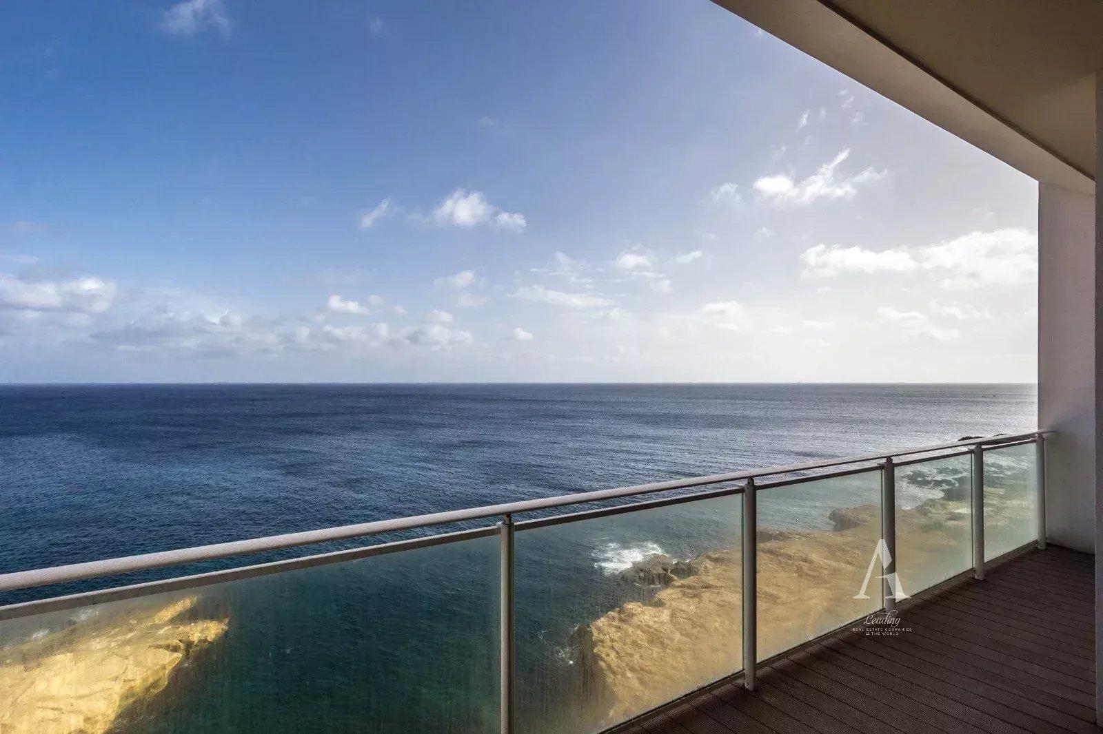 Seaside Apartment in Sliema — photograph 3