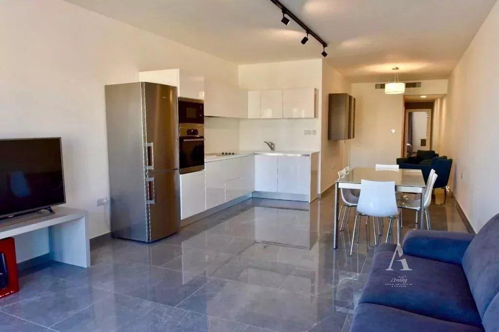 2-Bedroom Apartment in San Ġiljan — photograph 2