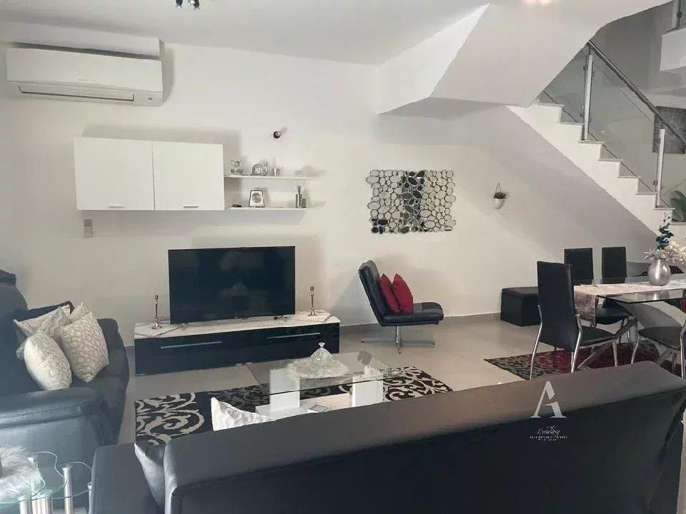 3-Bedroom Duplex in San Ġiljan — photograph 3