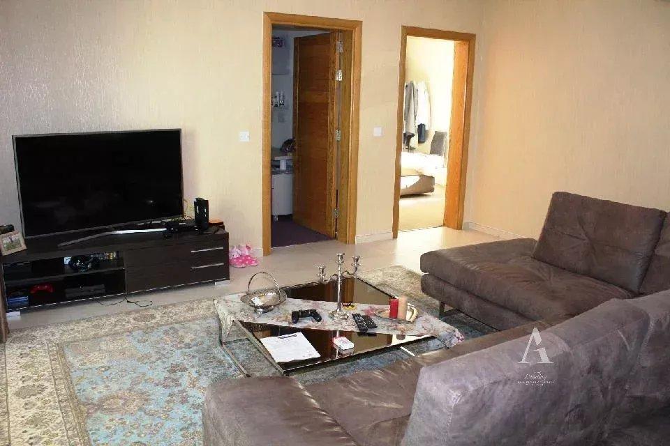 Spacious Apartment in Sliema — photograph 3