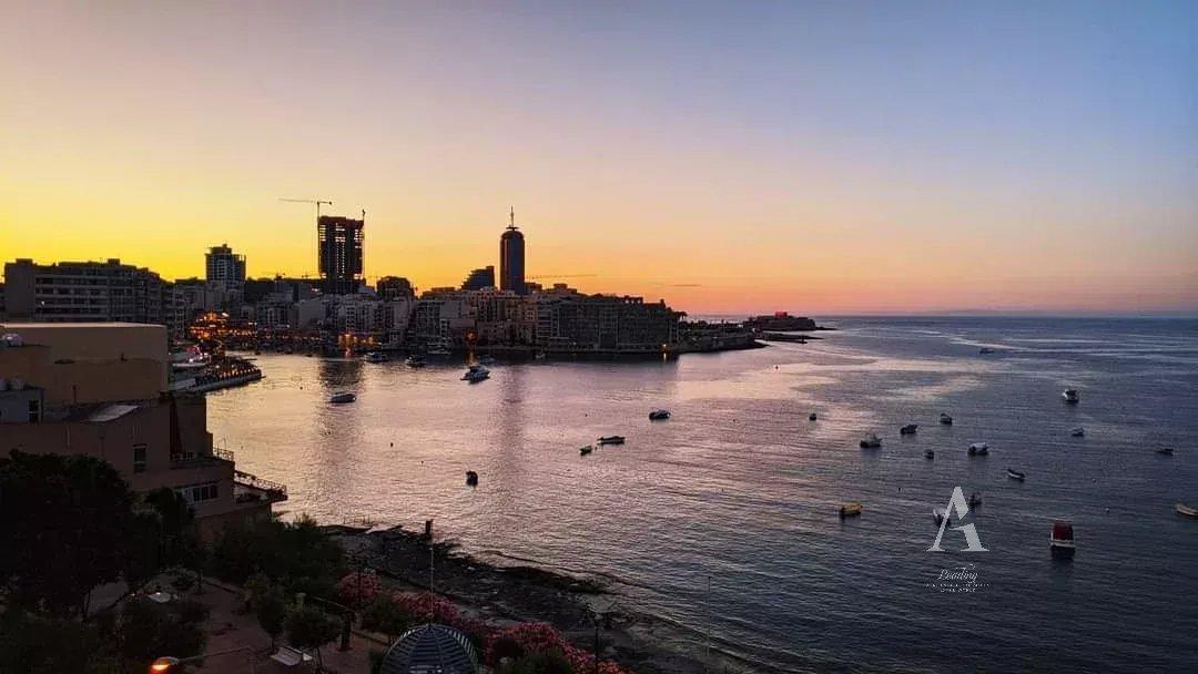 3-Bedroom Apartment in Sliema — photograph 2