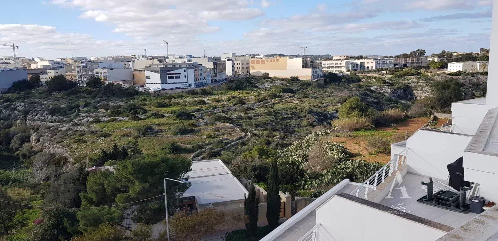 3-Bedroom Penthouse in Mosta — photograph 3