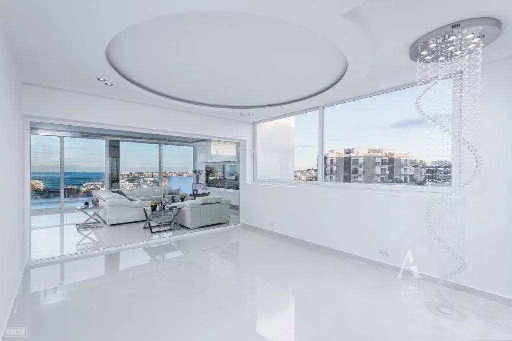 3-Bedroom Duplex in Swieqi — photograph 2