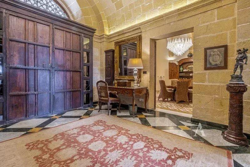 3-Bedroom Townhouse in Mdina — photograph 3