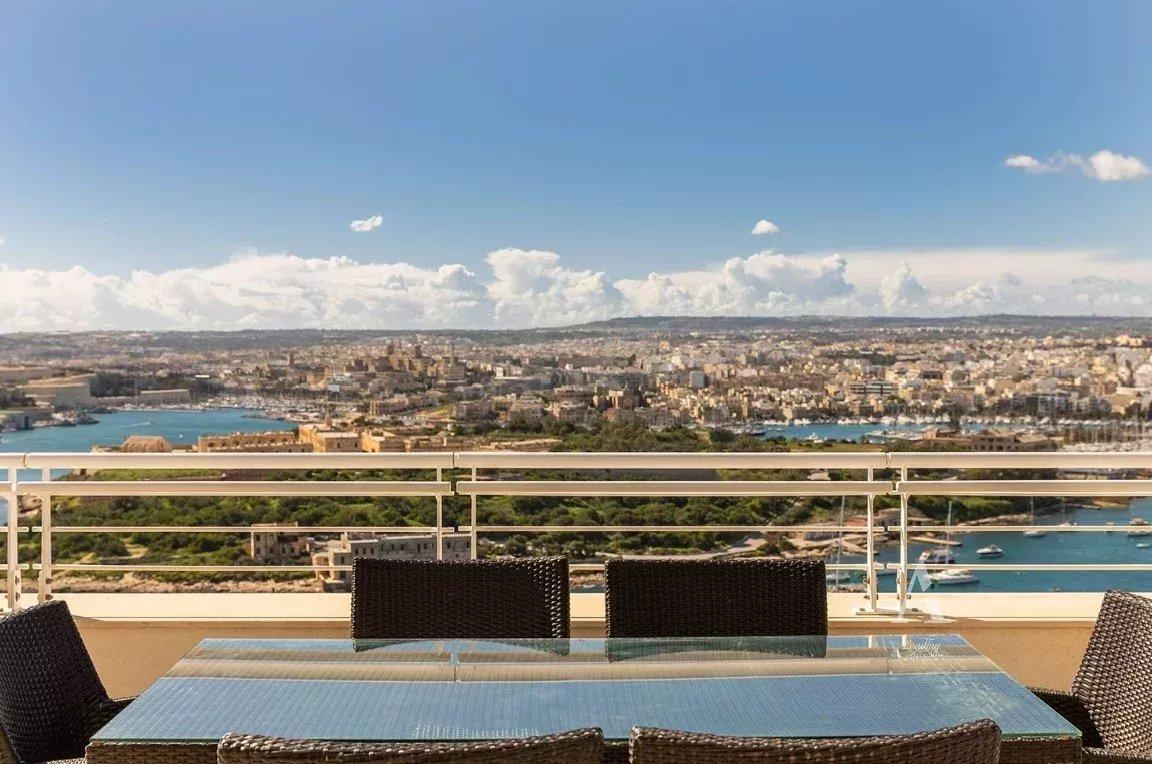 2-Bedroom Penthouse in Sliema — photograph 5