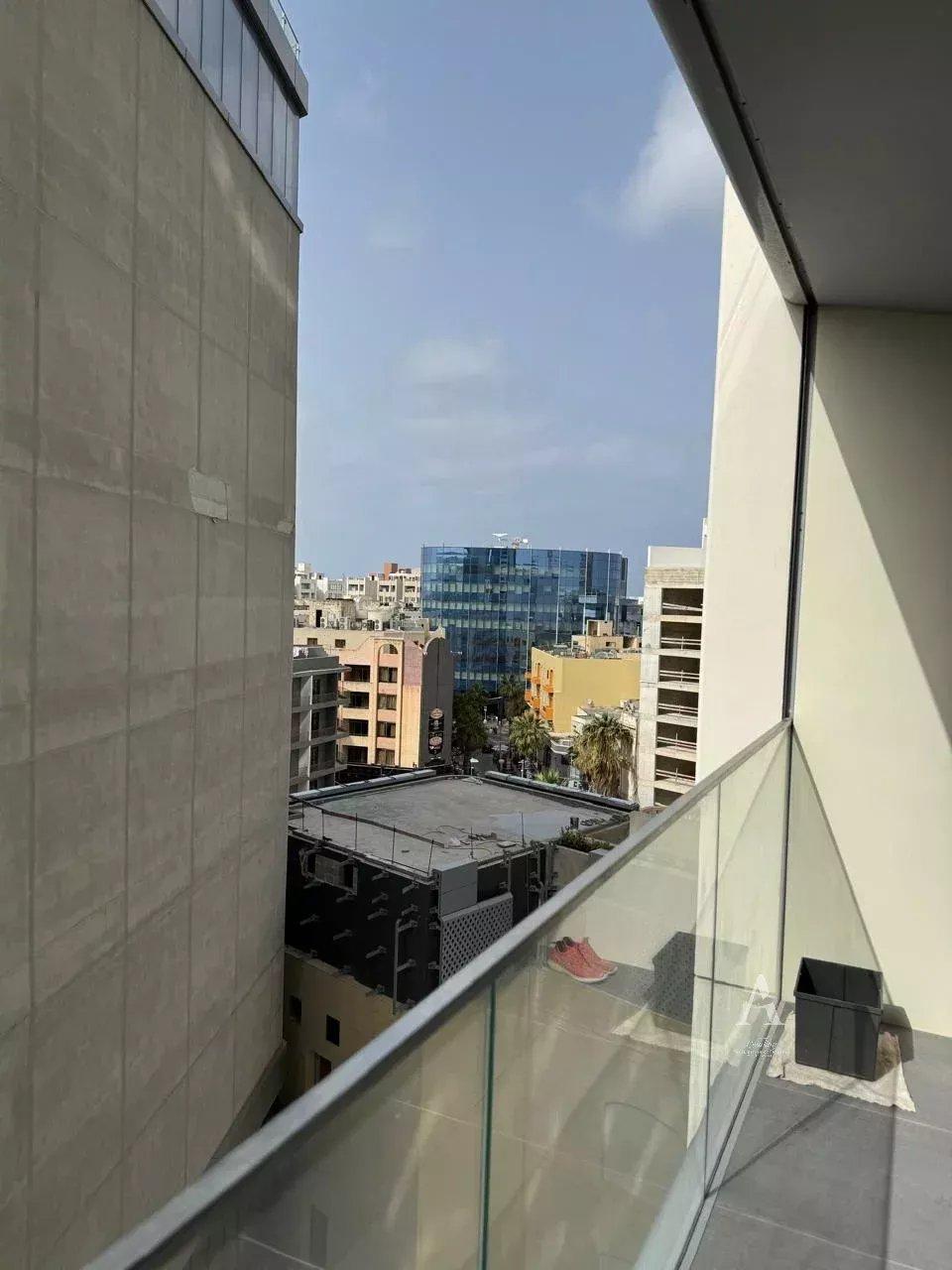 1-Bedroom Apartment in San Ġiljan — photograph 5