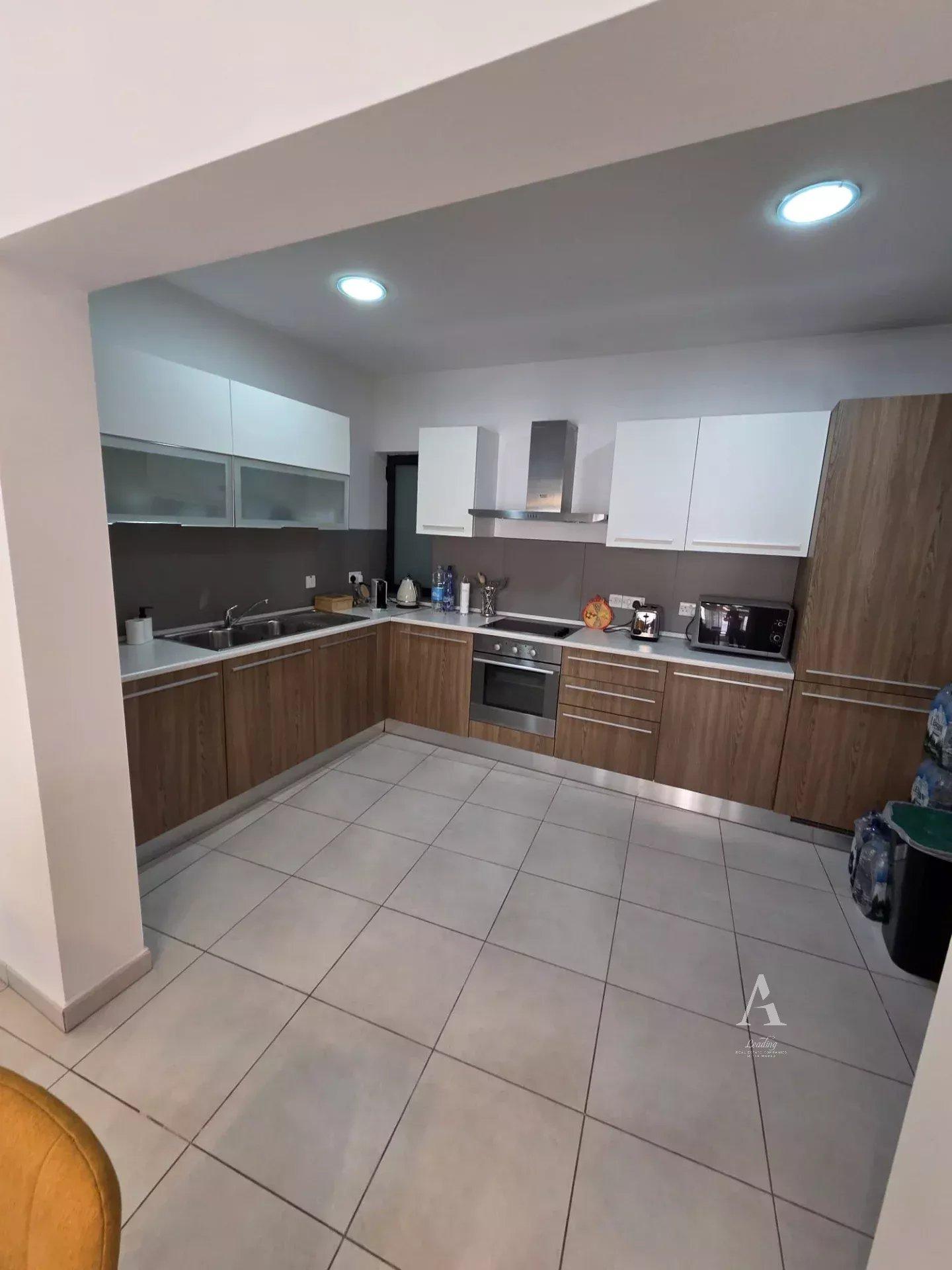 2-Bedroom Apartment in San Ġiljan — photograph 5