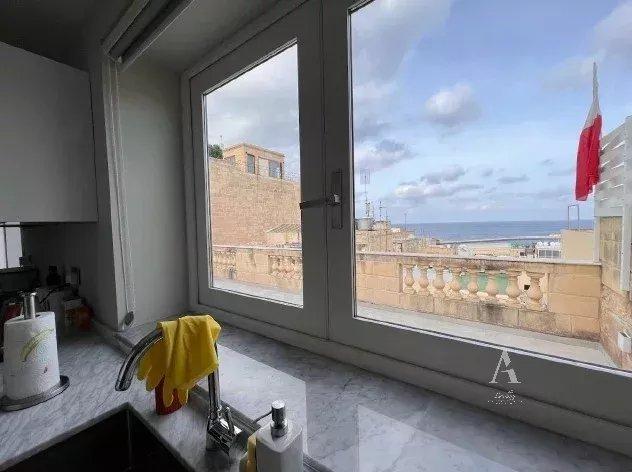 3-Bedroom Duplex in Valletta — photograph 3