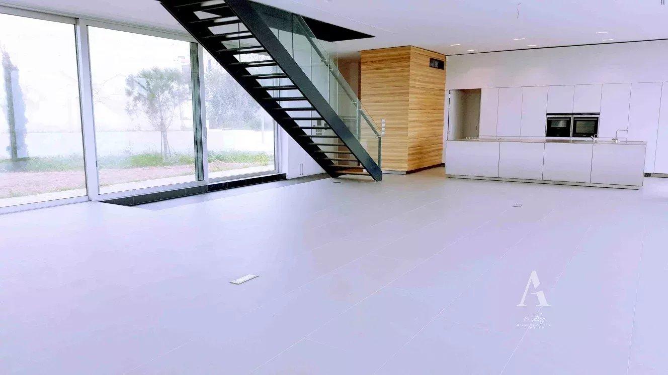4-Bedroom Villa in Ibragg, Swieqi — photograph 4
