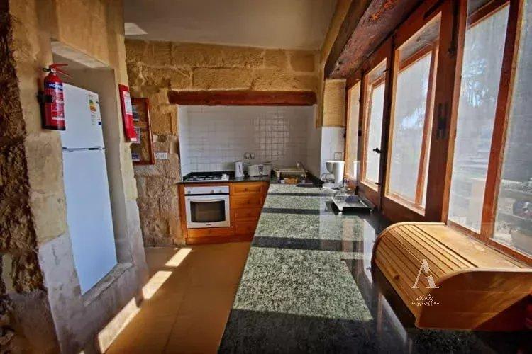 4-Bedroom House in Ghasri — photograph 3
