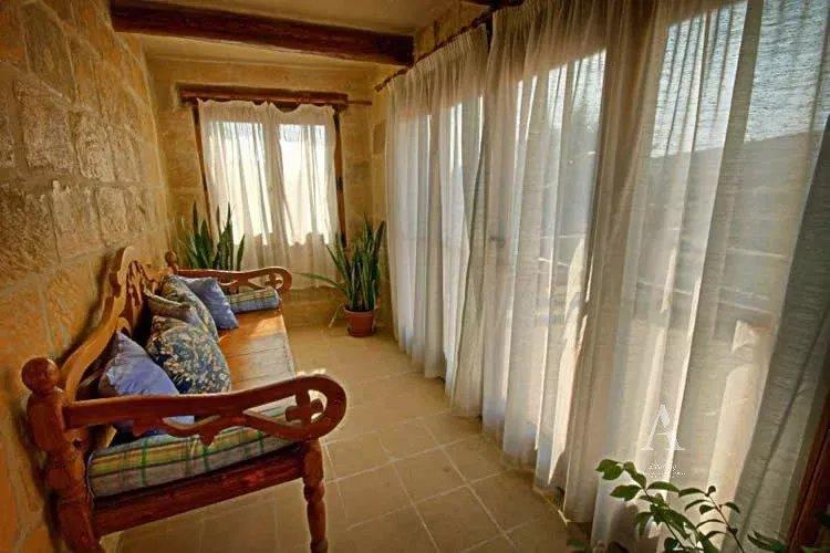 4-Bedroom House in Ghasri — photograph 4