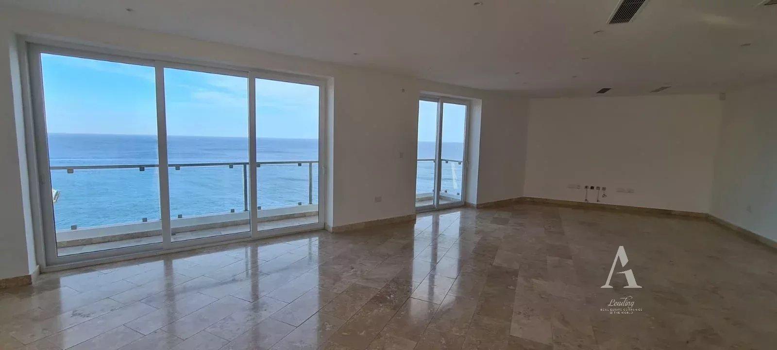 4-Bedroom Apartment in Sliema — photograph 2