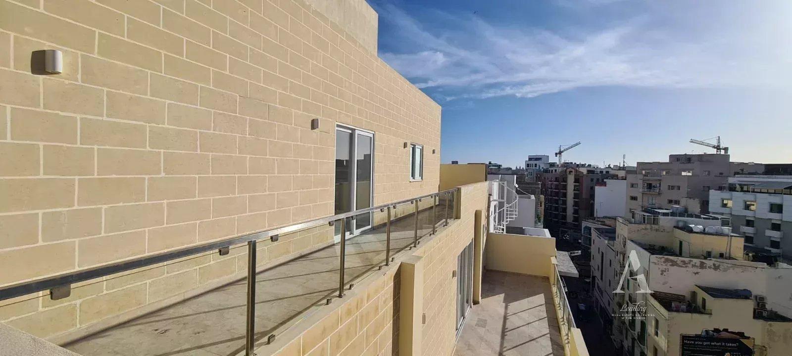 4-Bedroom Apartment in Sliema — photograph 5