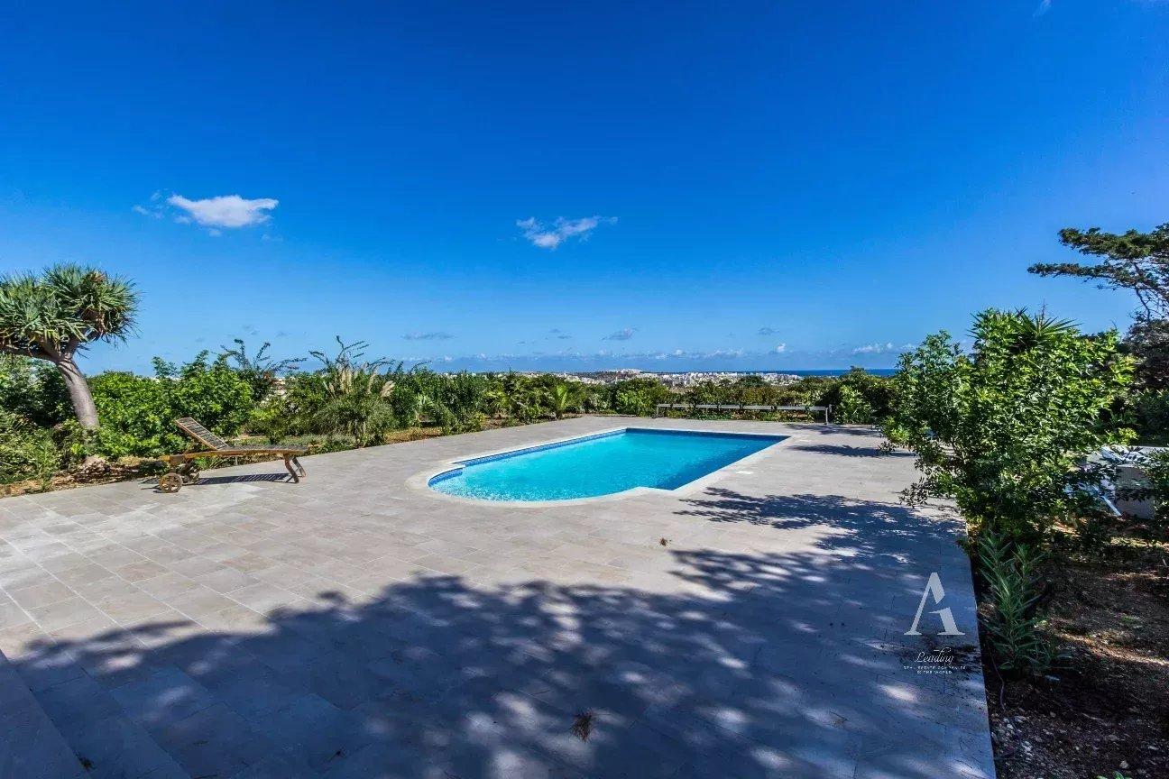4-Bedroom Villa in Marsaxlokk — photograph 3