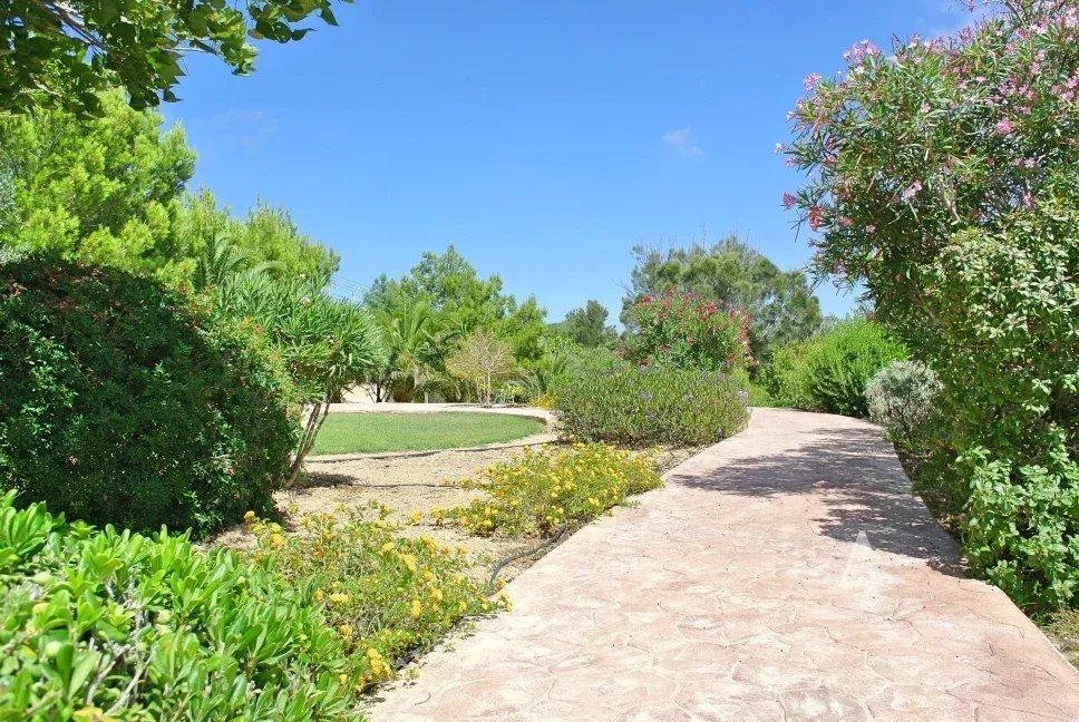 4-Bedroom Villa in Mgarr — photograph 3