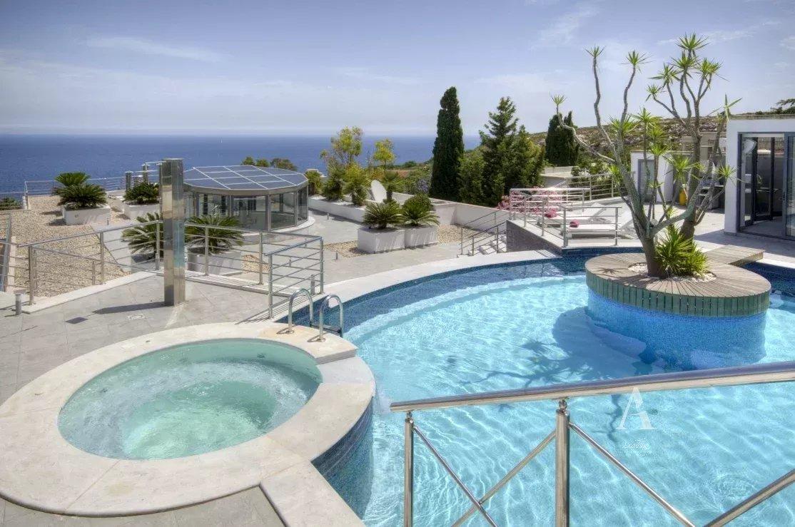 5-Bedroom Villa in Mellieha — photograph 3