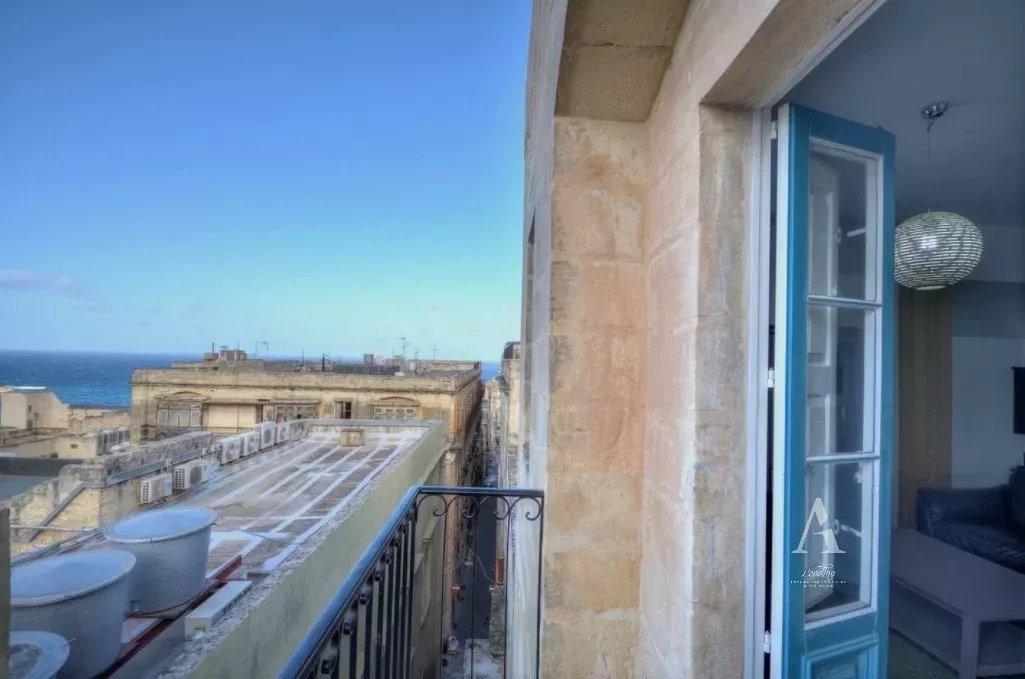 Bed and breakfast in Valletta — photograph 3
