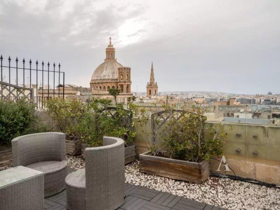 Bed and breakfast in Valletta — photograph 2