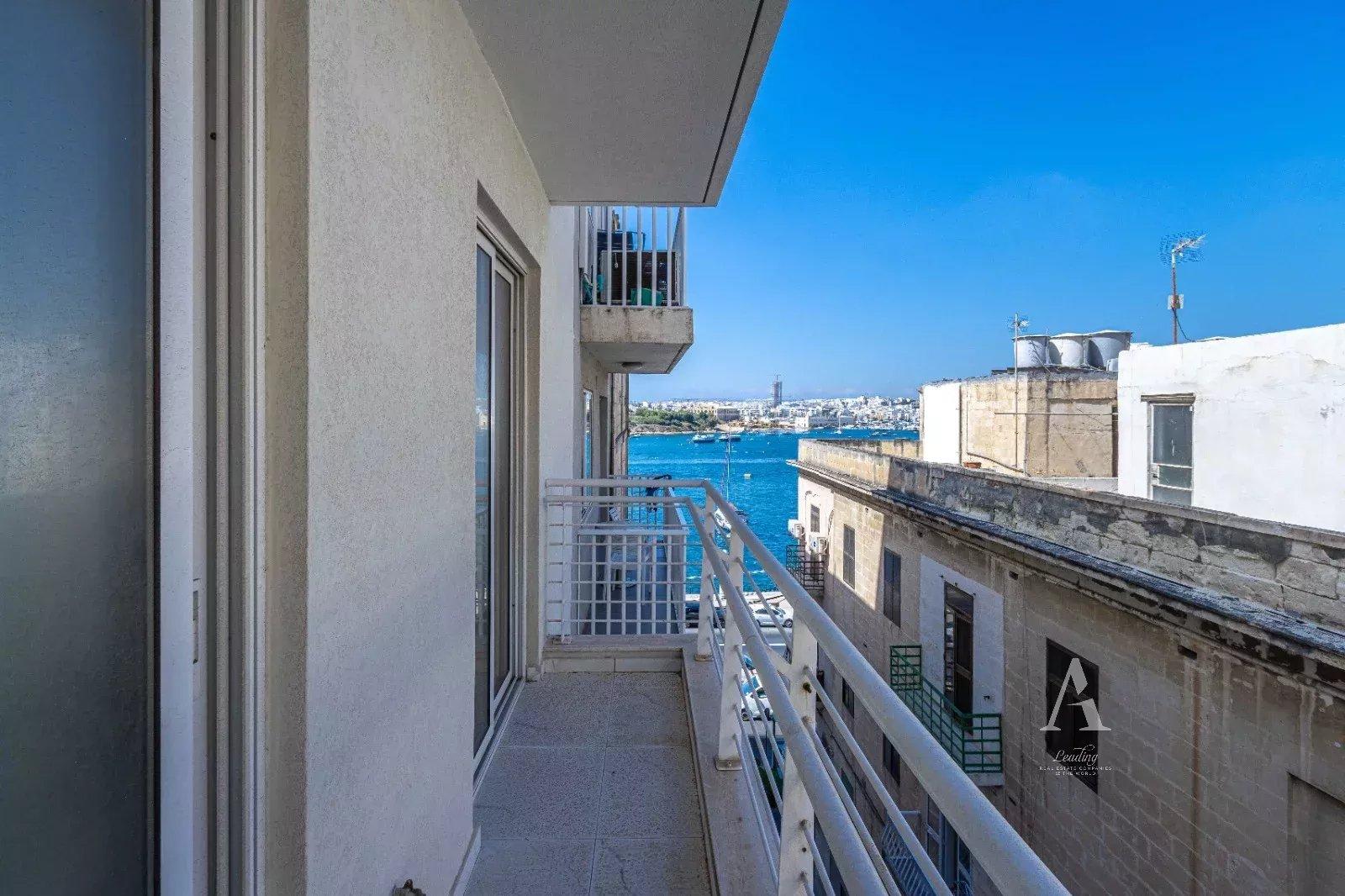 1-Bedroom Apartment in Sliema — photograph 4