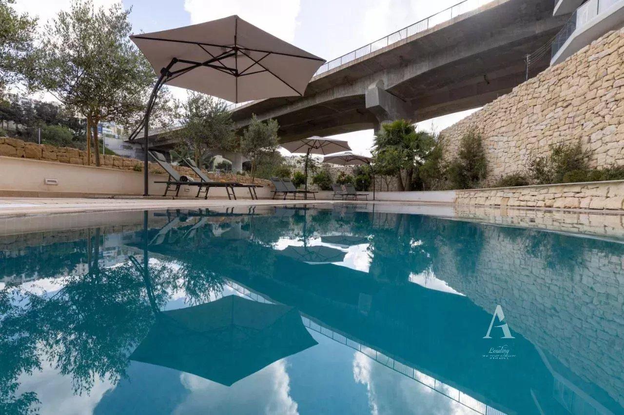 1-Bedroom Apartment in San Ġiljan — photograph 5