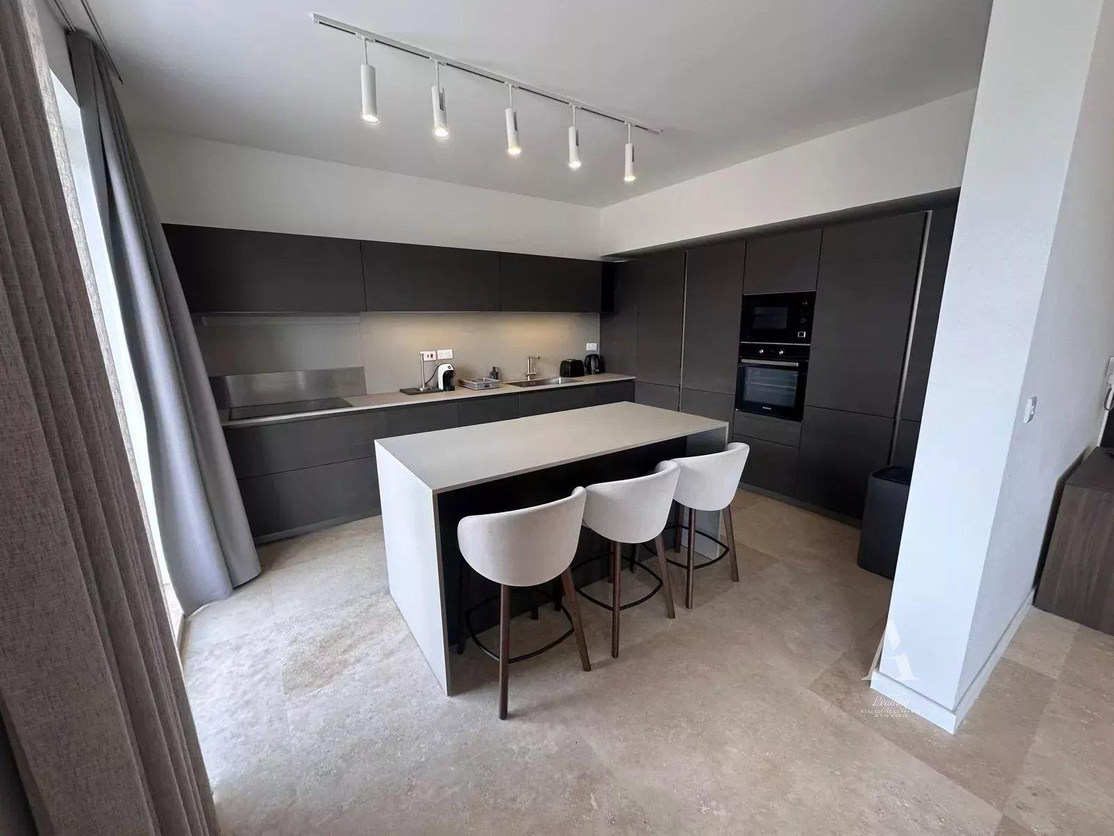 3-Bedroom Apartment in Swieqi — photograph 3