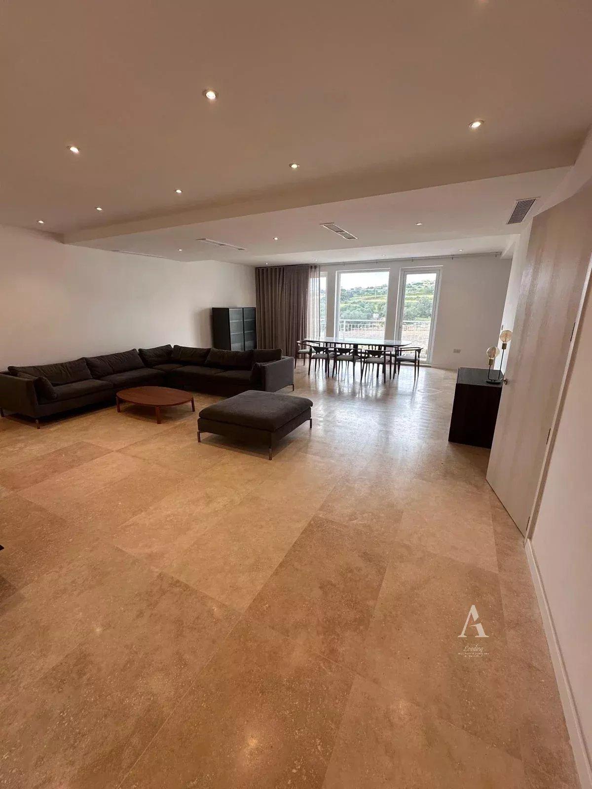 3-Bedroom Apartment in Swieqi — photograph 4