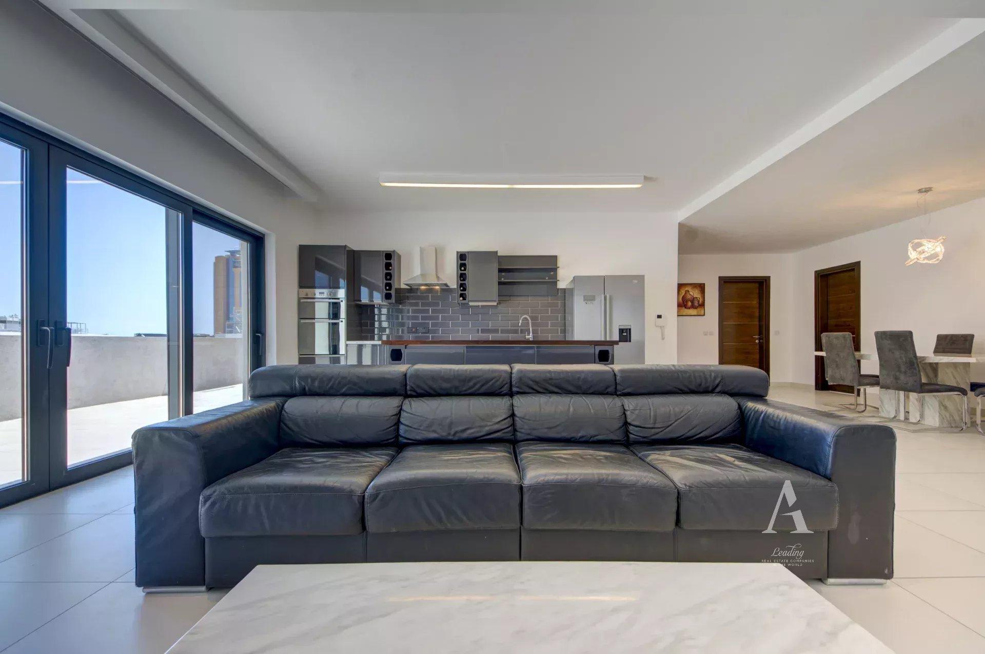 3-Bedroom Apartment in San Ġiljan — photograph 5