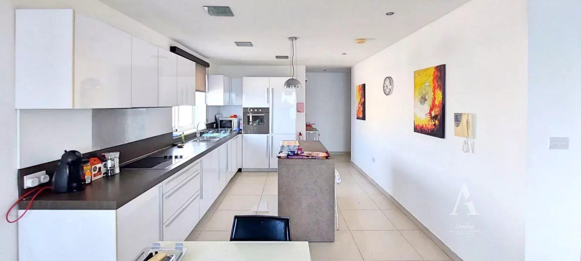 3-Bedroom Apartment in Sliema — photograph 5