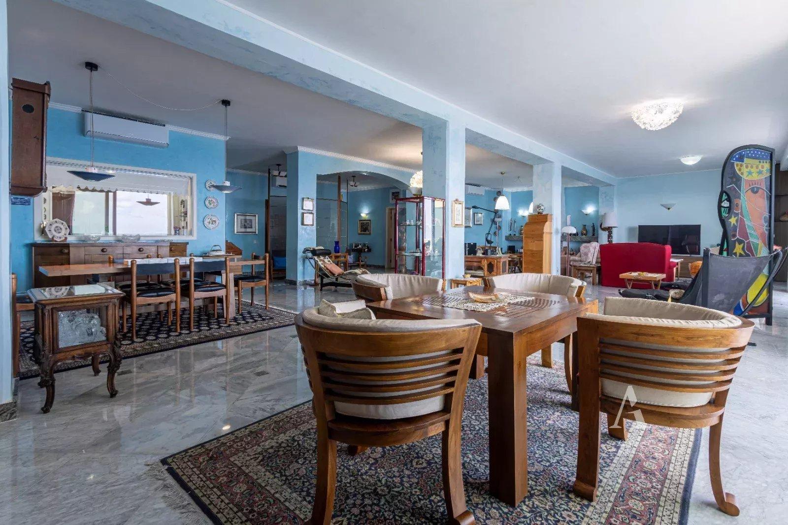 4-Bedroom Penthouse in Sliema — photograph 2