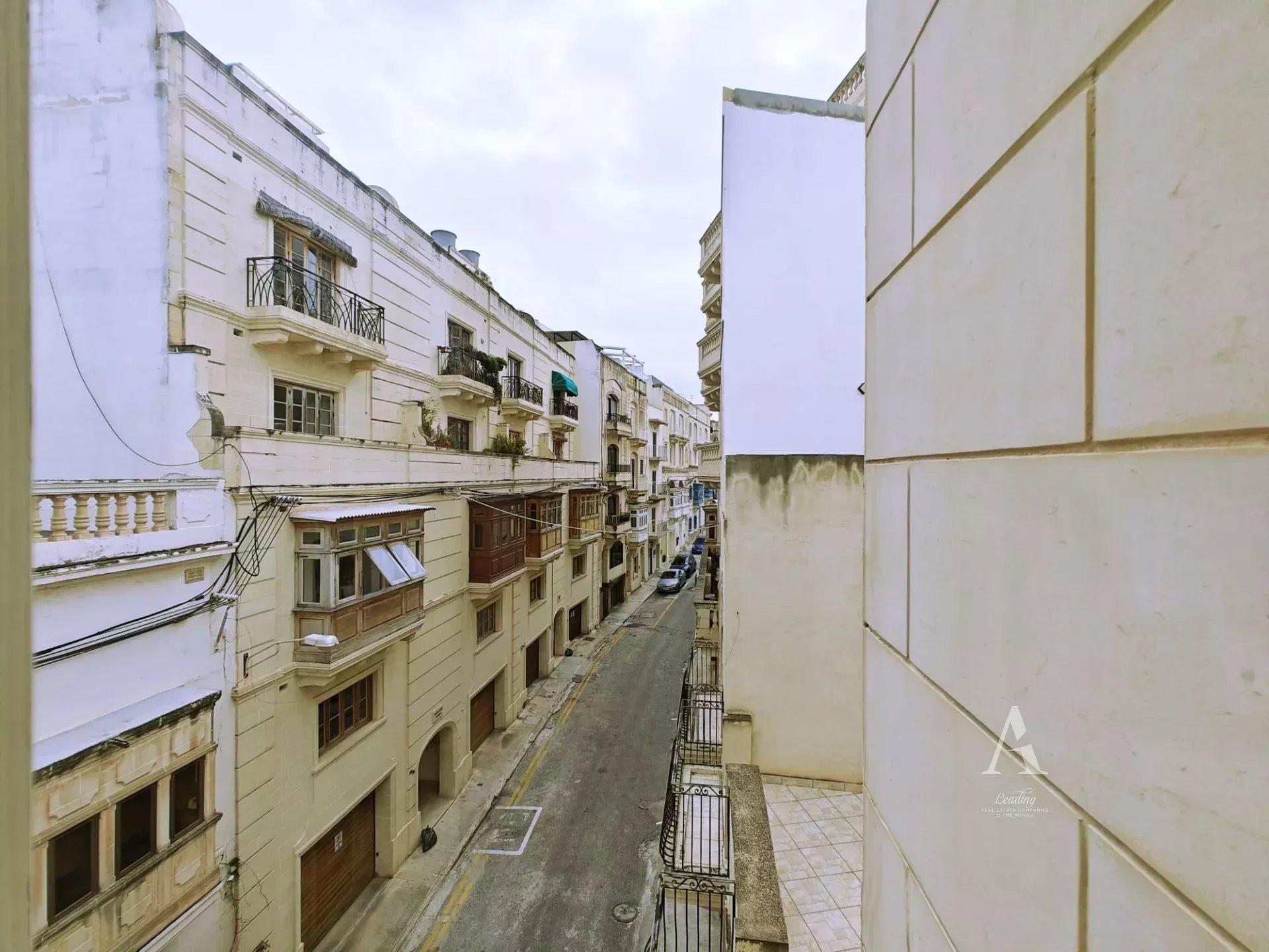 3-Bedroom Apartment in Sliema — photograph 2