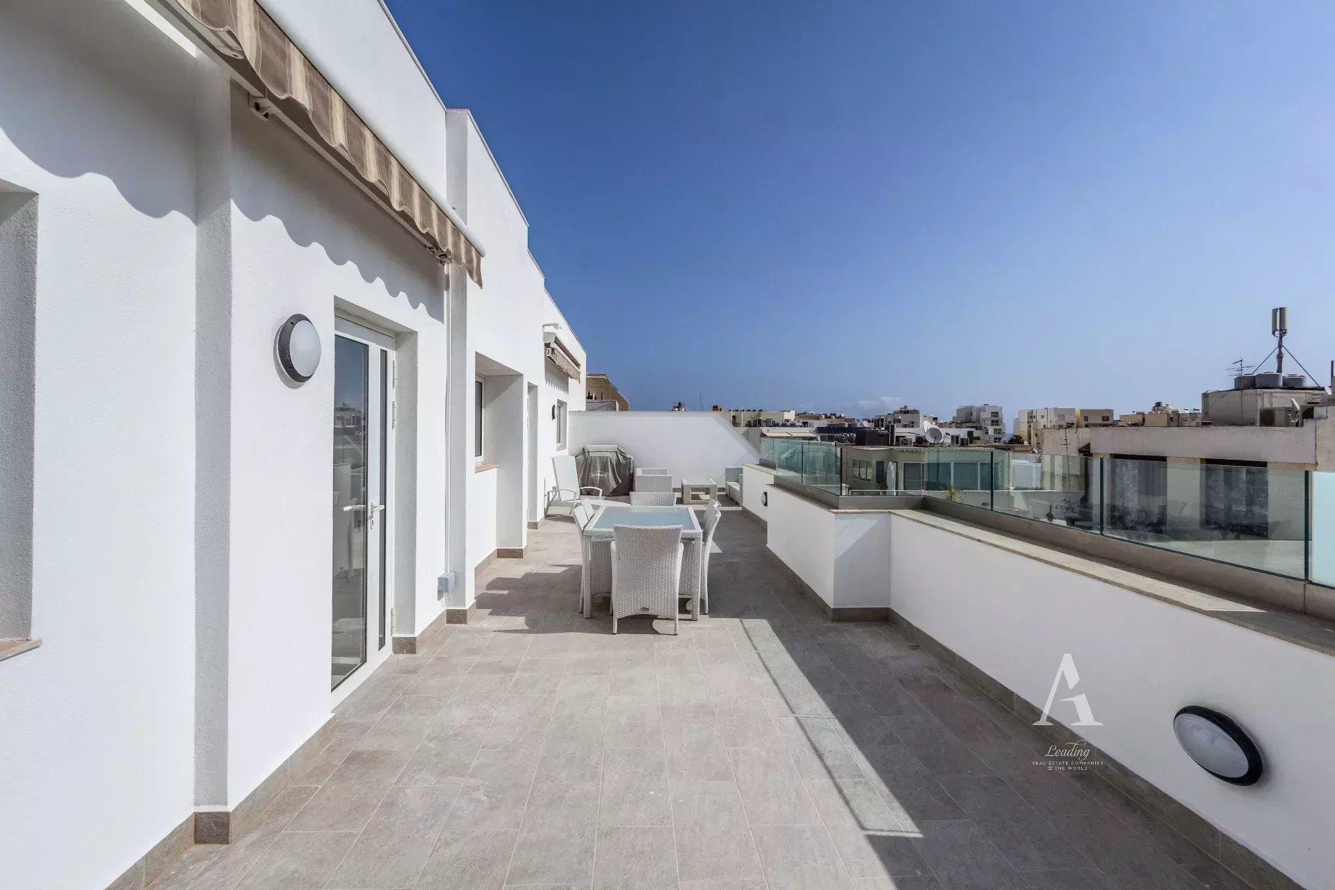 3-Bedroom Apartment in Sliema — photograph 2