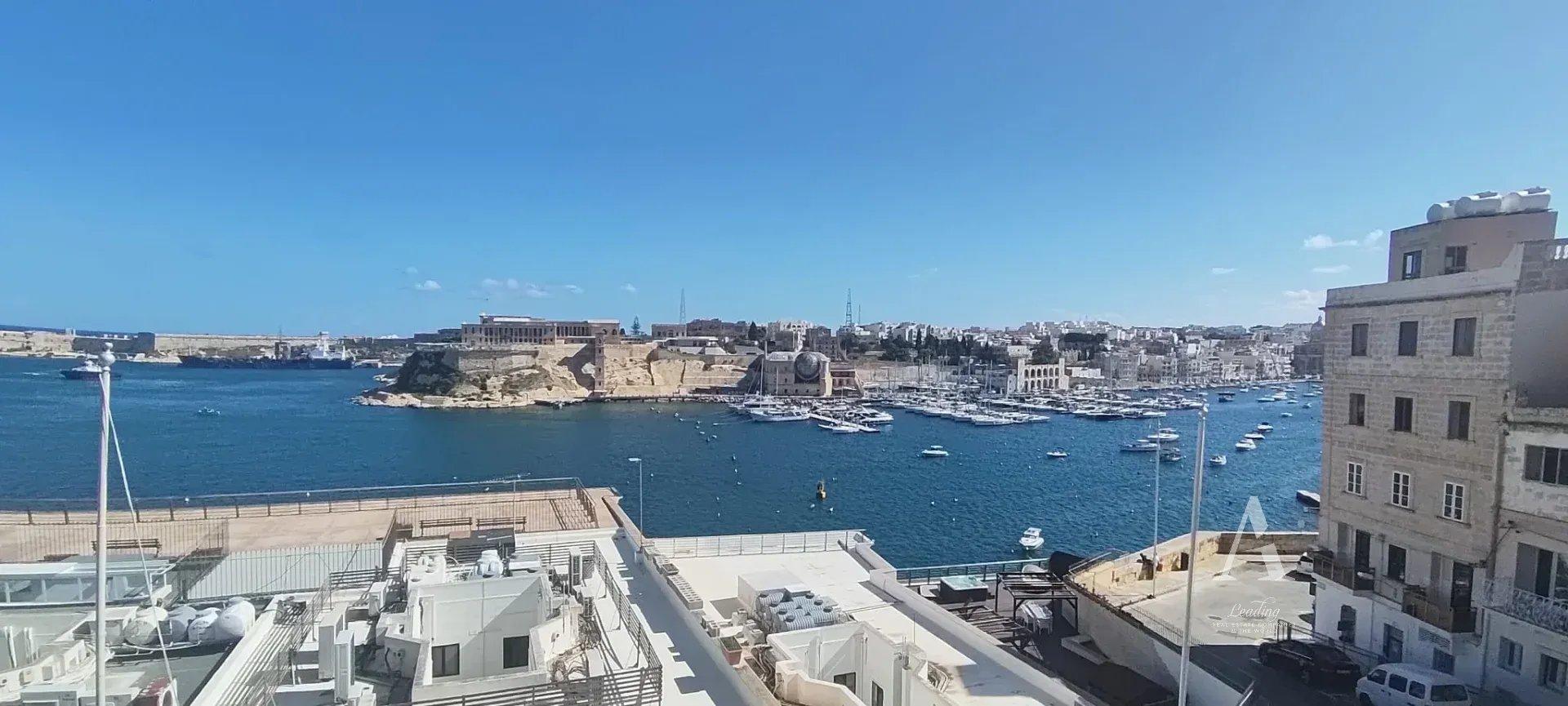 2-Bedroom Townhouse in Birgu — photograph 4