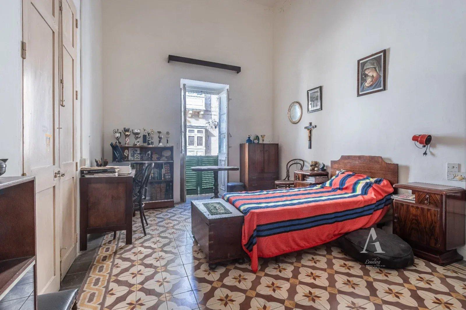 3-Bedroom Townhouse in Sliema — photograph 4