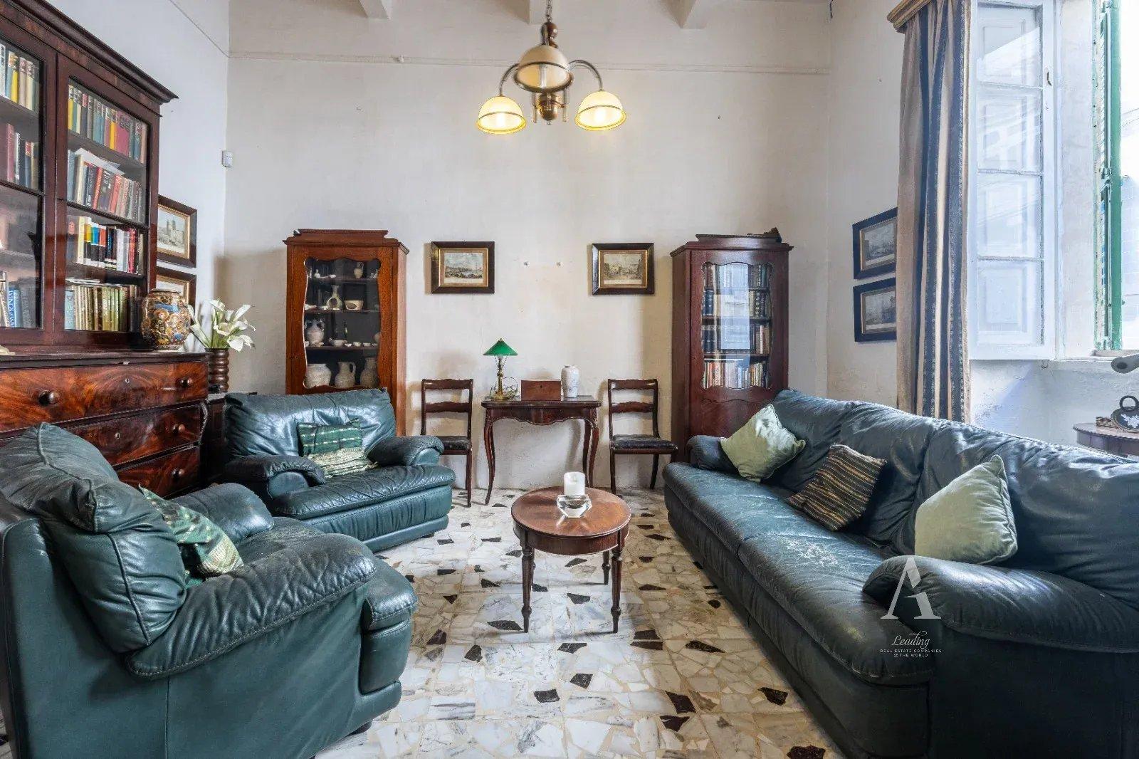 3-Bedroom Townhouse in Sliema — photograph 2