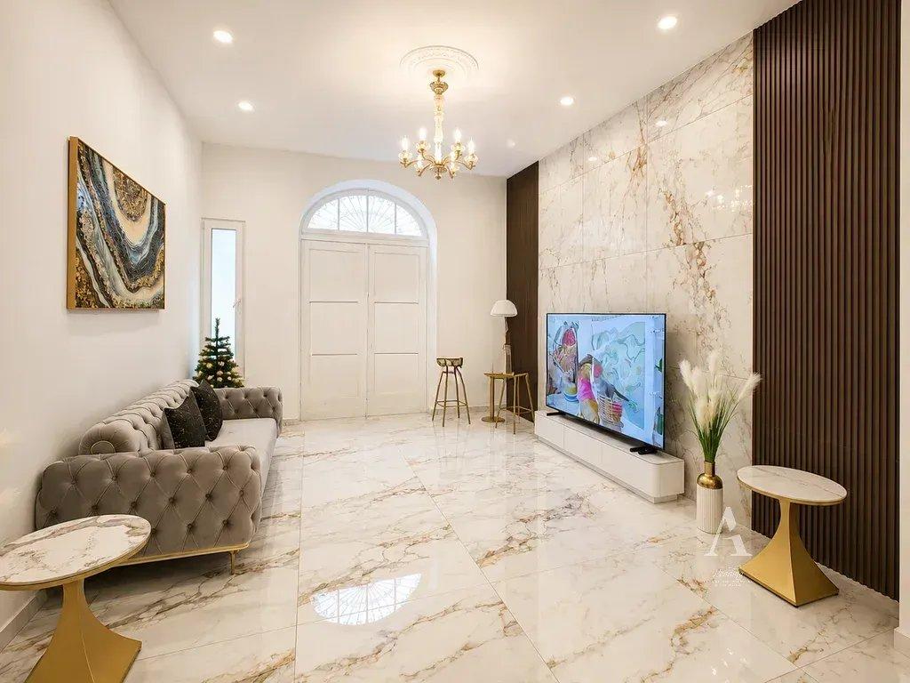 5-Bedroom Townhouse in Sliema — photograph 2