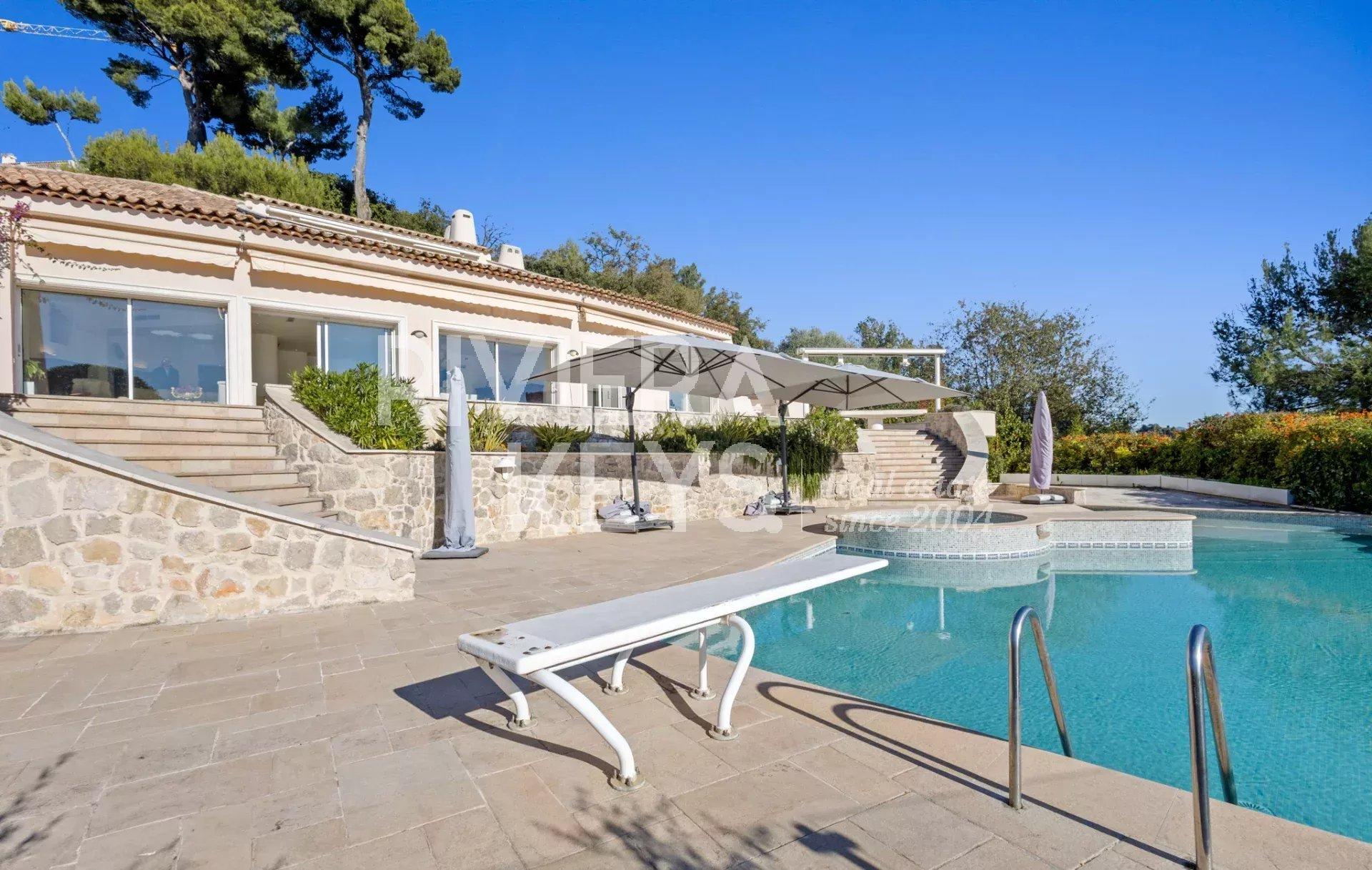 Elevated Villa in Cagnes-sur-Mer — photograph 4