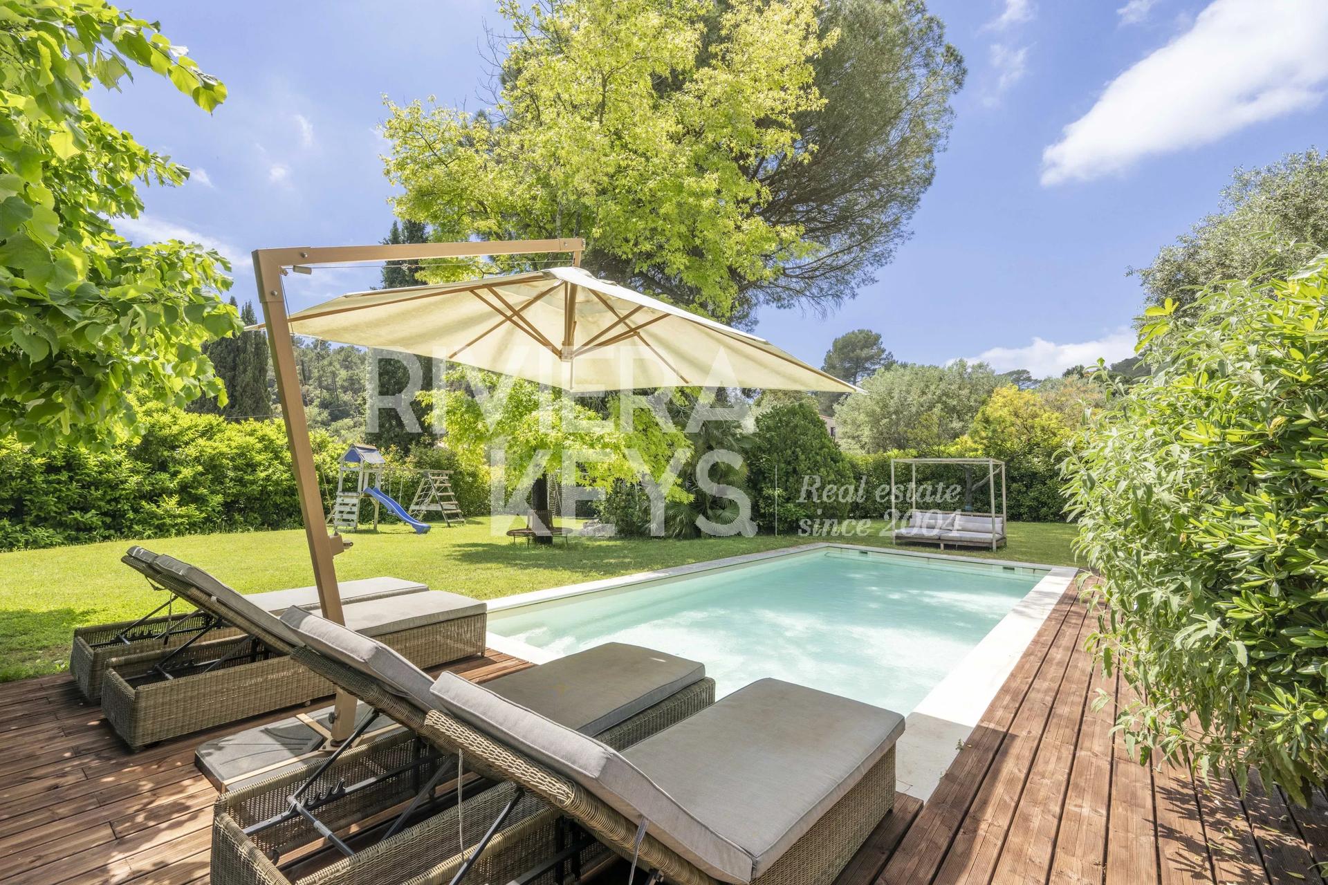 5-Bedroom House in Valbonne — photograph 2