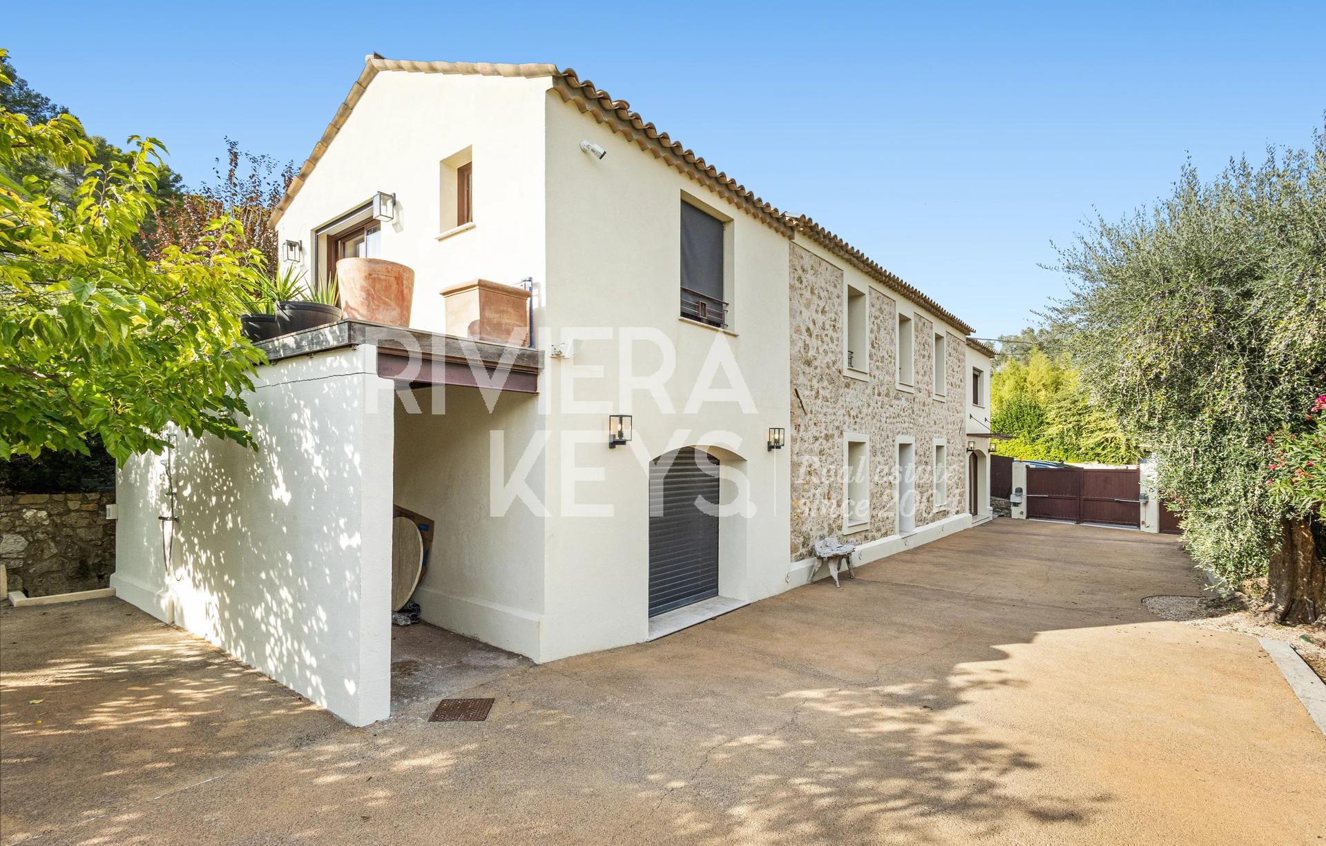 5-Bedroom Villa in Mougins — photograph 3