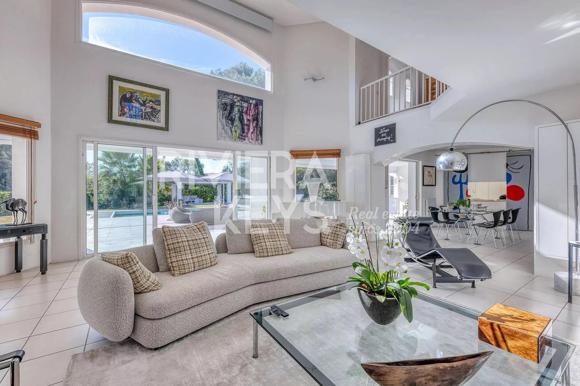 4-Bedroom House in Mougins — photograph 5