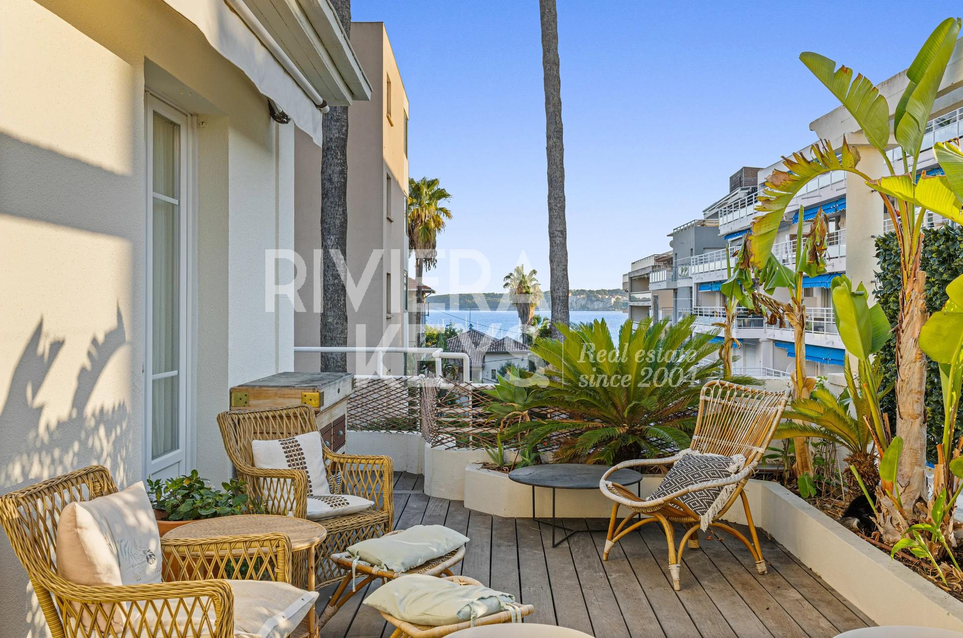 Top-Floor Apartment in Cannes — photograph 2