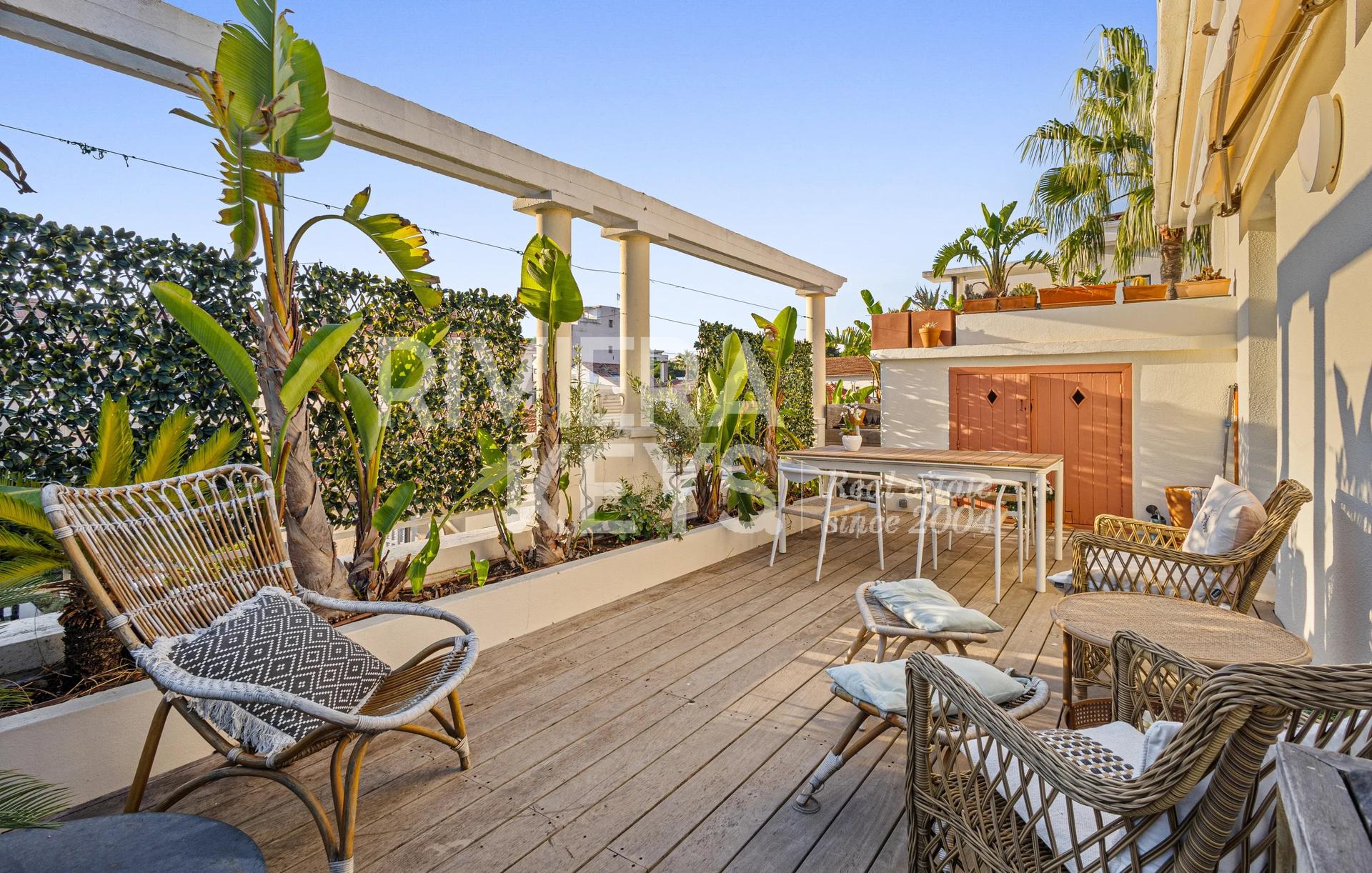Top-Floor Apartment in Cannes — photograph 4