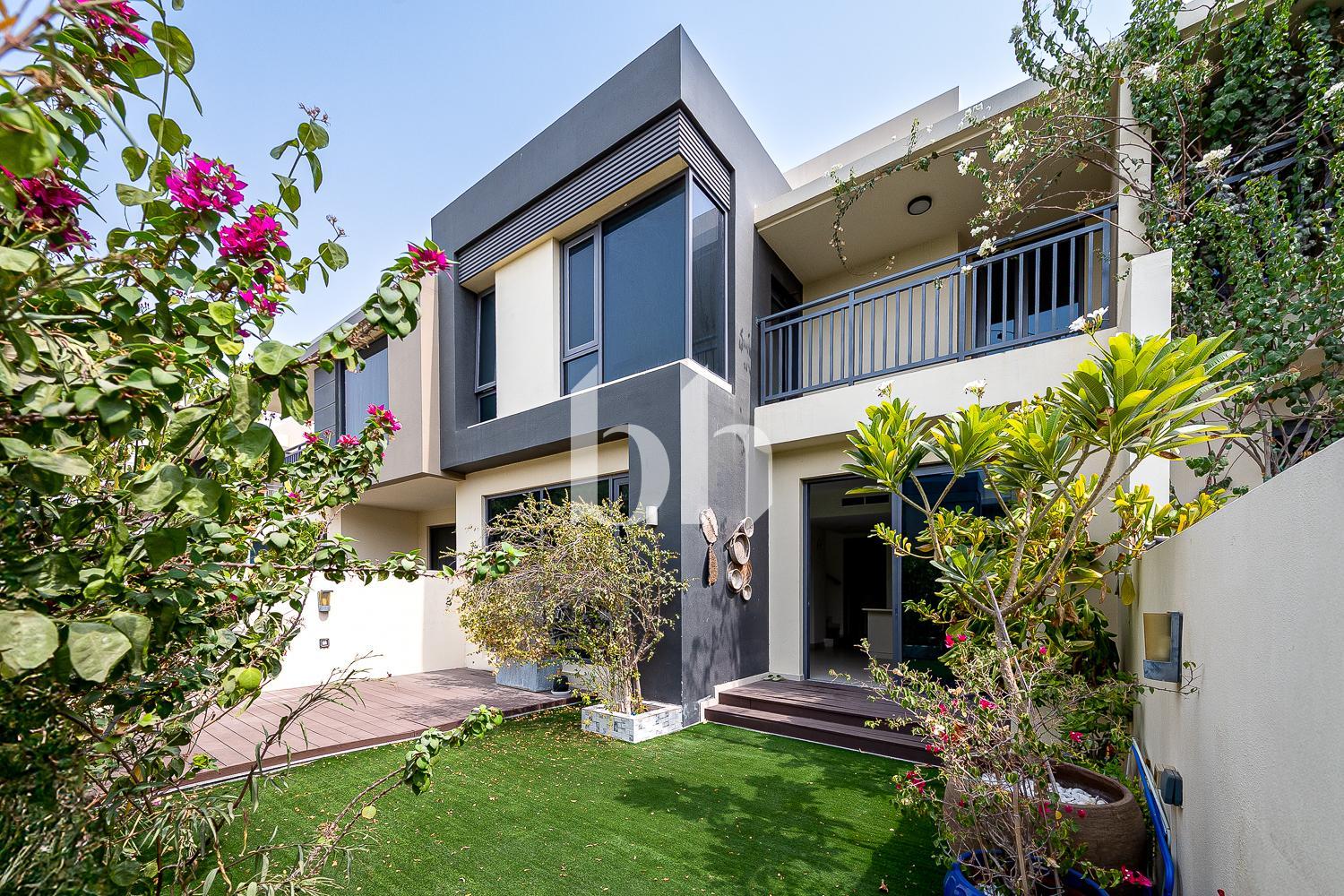 Four-bedroom townhouse in Dubai, UAE — photograph 1