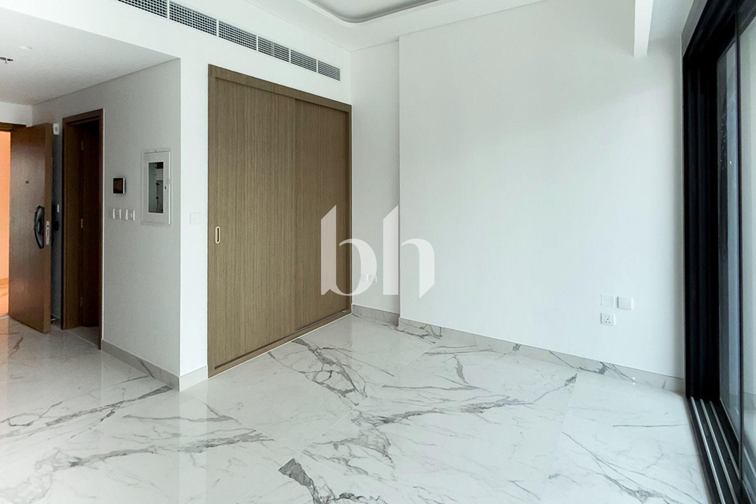 Azizi Riviera 65 — photograph 1