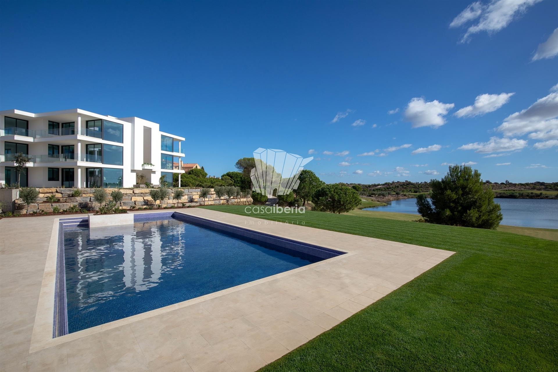 Spacious Golf Resort Apartment, Eastern Algarve — photograph 2