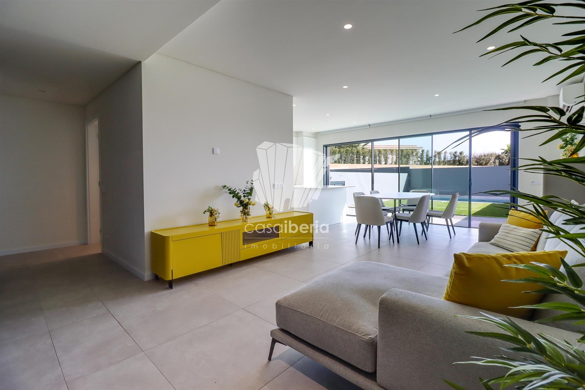 Modern Family Villa in Faro — photograph 3