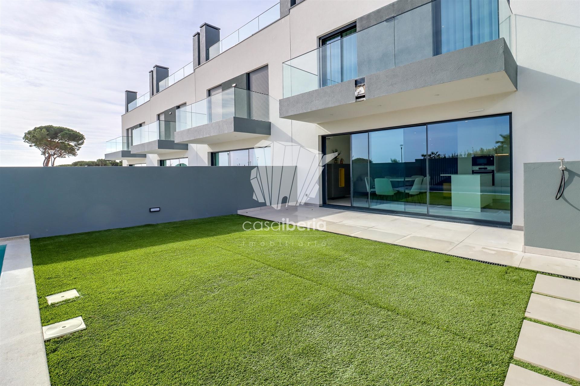 Garden Villa with Pool in Faro — photograph 2