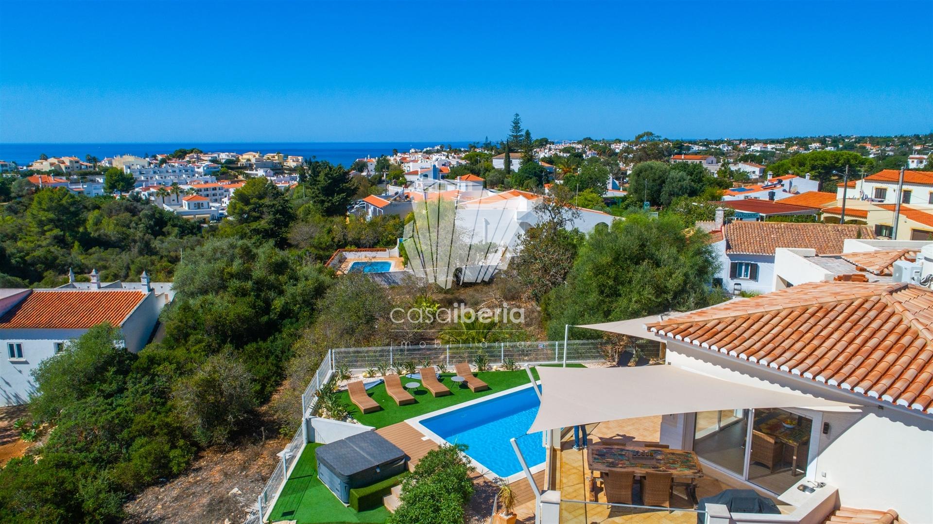 Hillside Villa in Lagoa — photograph 2