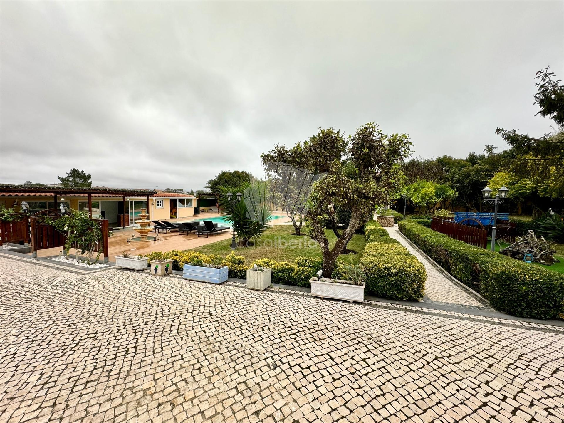 3-Bedroom Detached House in Sintra — photograph 2
