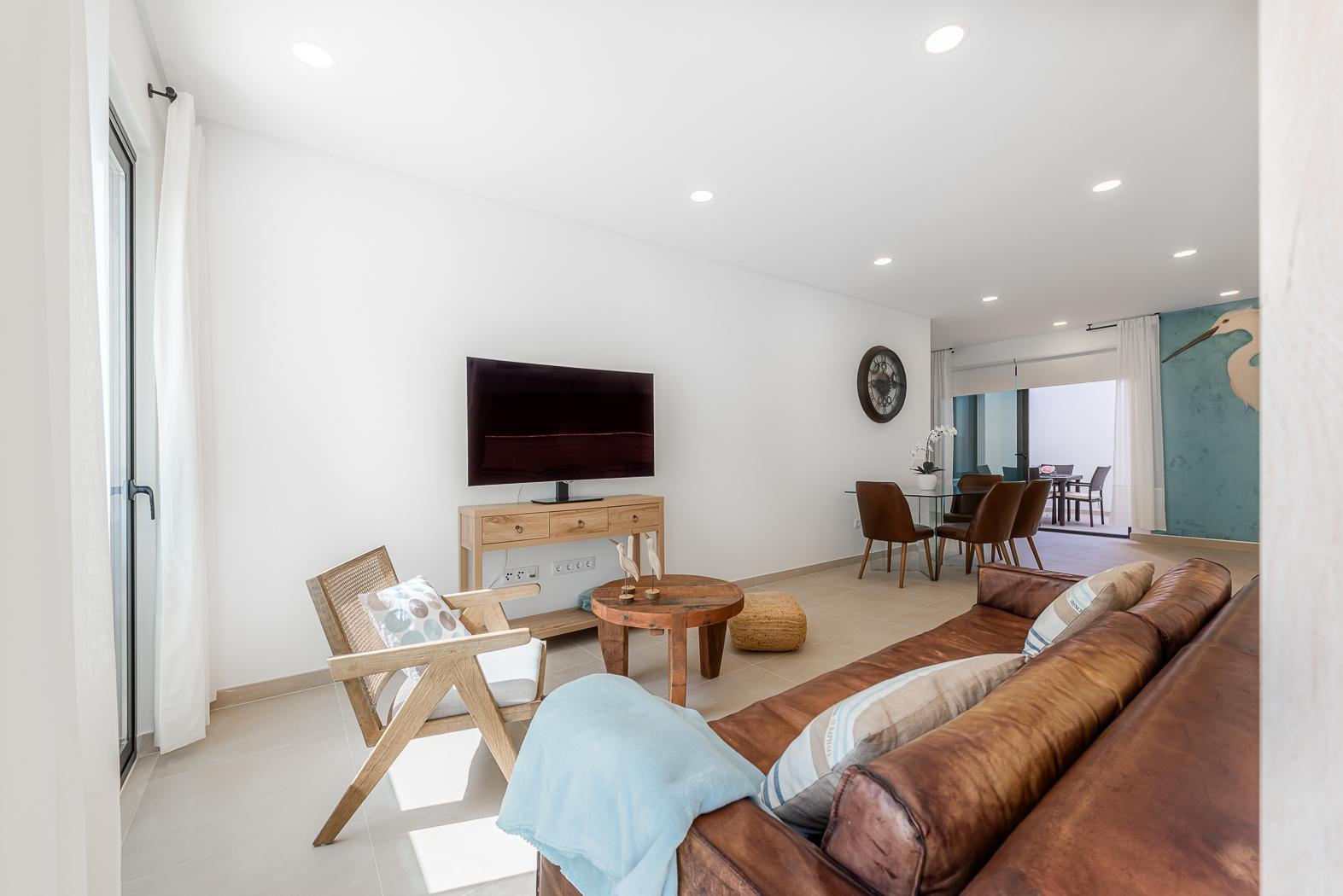 2-Bedroom Apartment in Faro — photograph 2