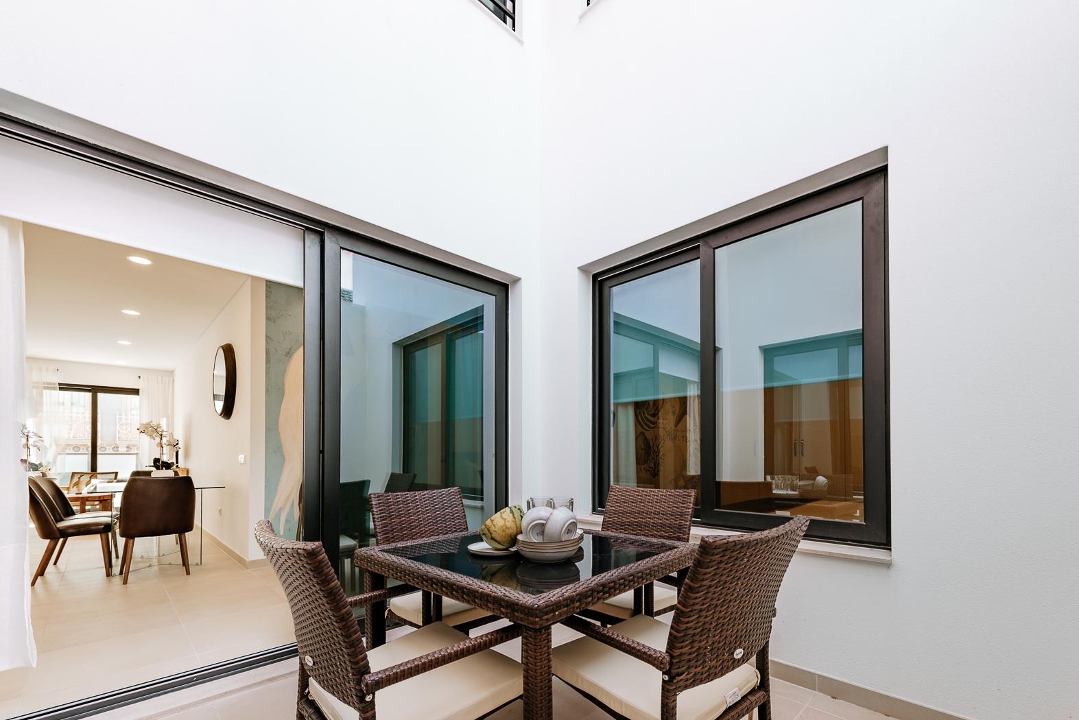 2-Bedroom Apartment in Faro — photograph 4